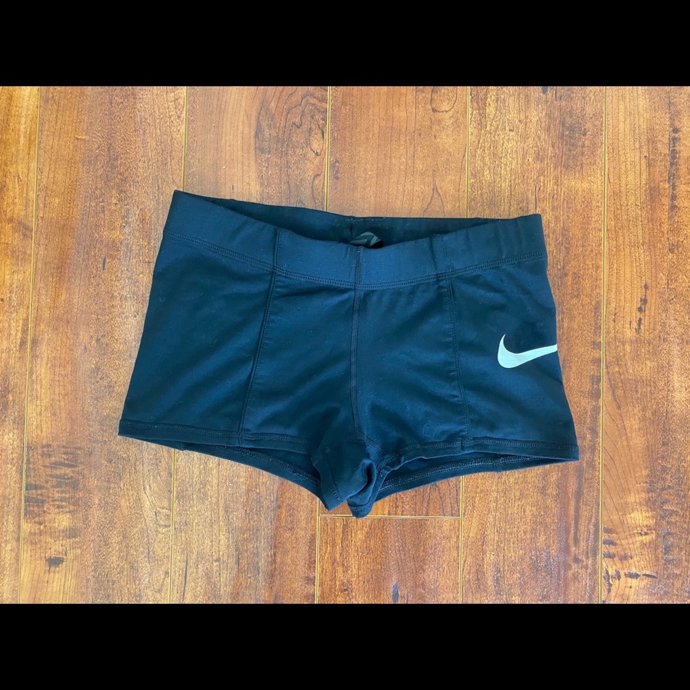 Nike fitted Size XS running short